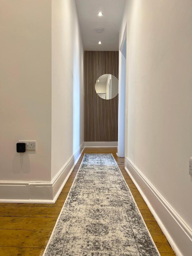 1 Bed / 1 Sofa Bed 'Scandi' Style Ground Floor Apartment Yeovil Exterior photo
